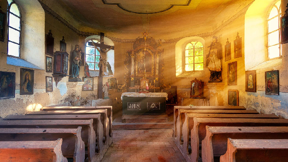 نقد و بررسی مسیحیت